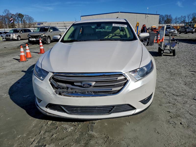 Photo 5 from auction – 2015 FORD TAURUS SEL with VIN 1FAHP2E88FG101947