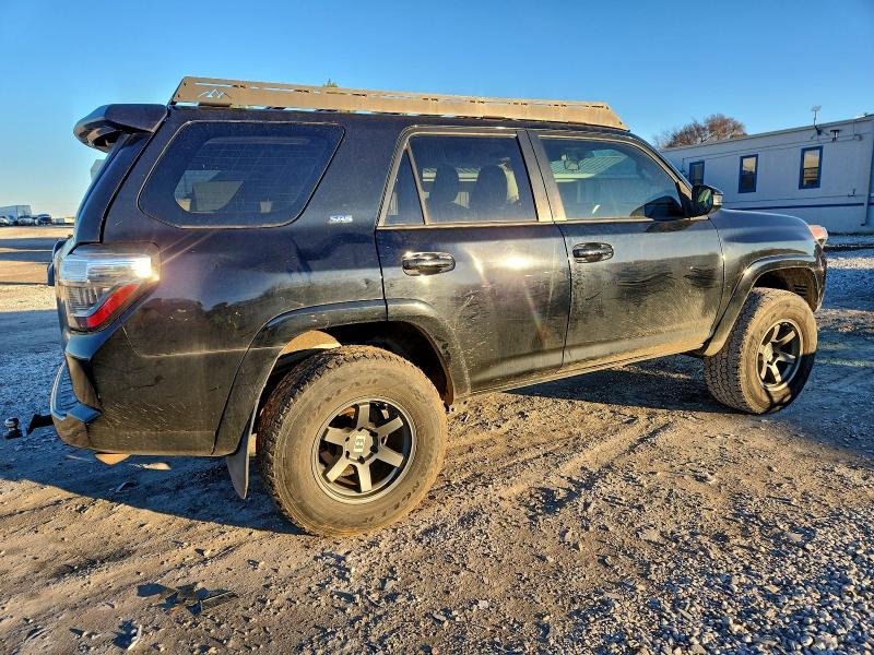 Photo 3 from auction – 2017 TOYOTA 4RUNNER SR with VIN JTEBU5JR8H5418629