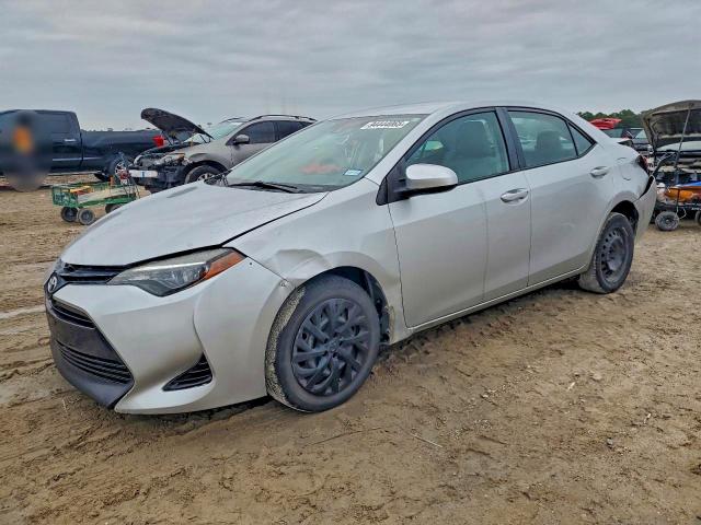 TOYOTA COROLLA L 2018 с VIN 5YFBURHE8JP765241 - Фото с аукциона