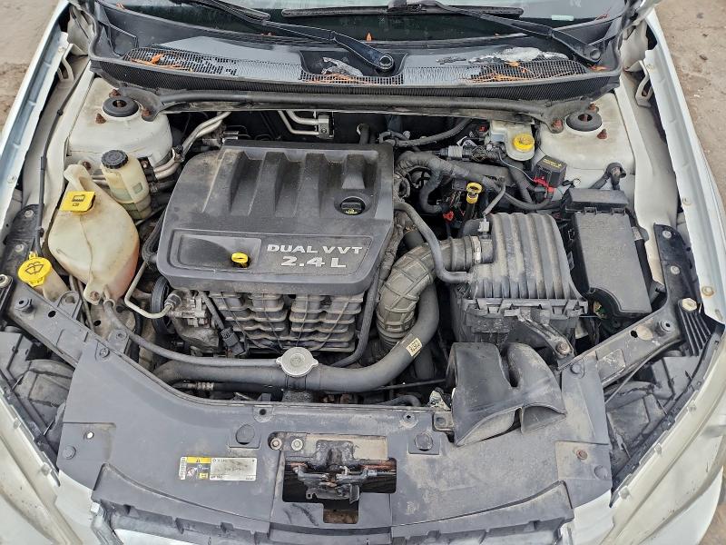 Photo 11 from auction – 2014 CHRYSLER 200 LX with VIN 1C3CCBAB6EN208978