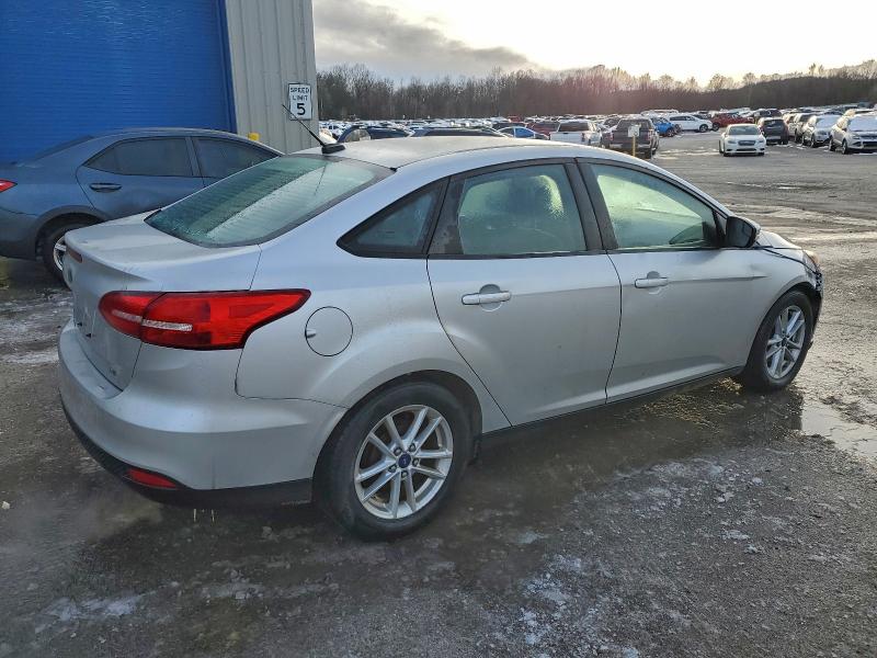 Photo 3 from auction – 2015 FORD FOCUS SE with VIN 1FADP3F25FL355587