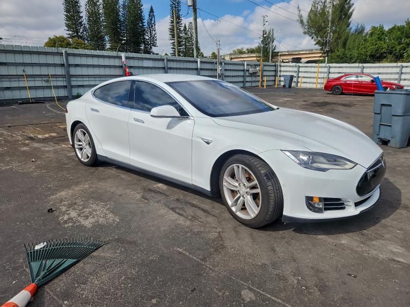 Photo 4 from auction – 2015 TESLA MODEL S 70 with VIN 5YJSA1S26FF098455