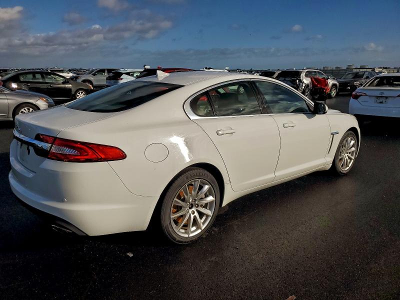 Photo 3 from auction – 2013 JAGUAR XF with VIN SAJWA0ES5DPS63665