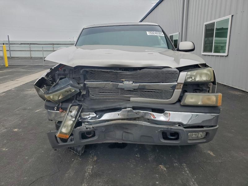 Photo 5 from auction – 2004 CHEVROLET AVALANCHE with VIN 3GNEC12T64G197937
