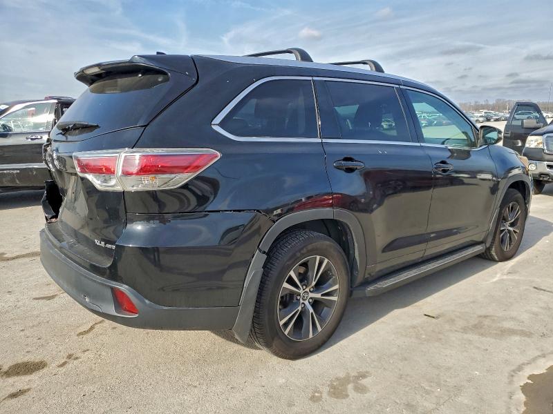 Photo 3 from auction – 2016 TOYOTA HIGHLANDER with VIN 5TDJKRFH2GS501320