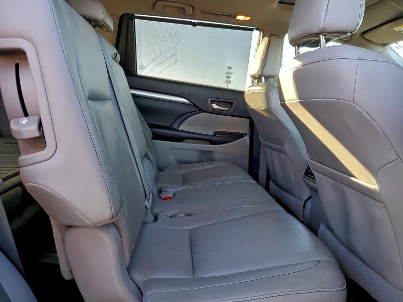 Photo 11 from auction – 2016 TOYOTA HIGHLANDER with VIN 5TDJKRFH5GS315349