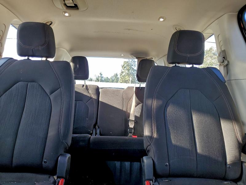 Photo 10 from auction – 2017 CHRYSLER PACIFICA T with VIN 2C4RC1BG1HR788433