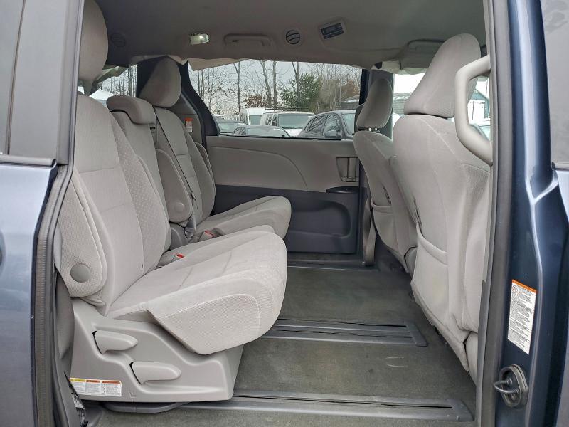 Photo 11 from auction – 2017 TOYOTA SIENNA LE with VIN 5TDKZ3DC8HS876084