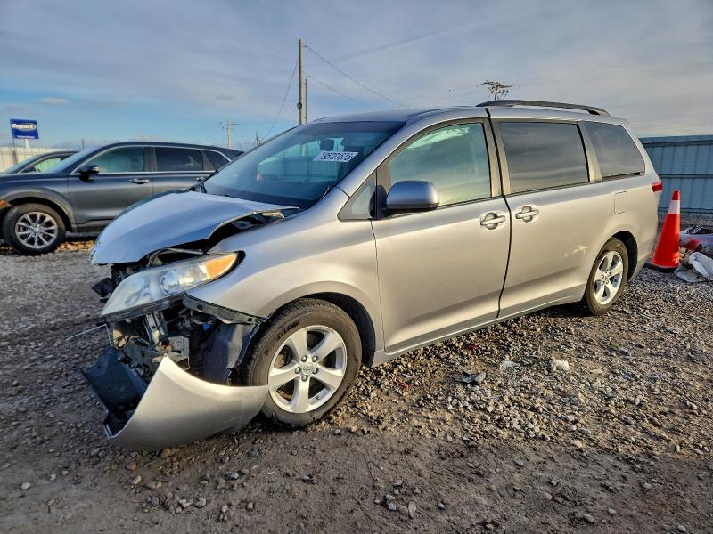 Photo 1 from auction – 2013 TOYOTA SIENNA LE with VIN 5TDKK3DC3DS371570