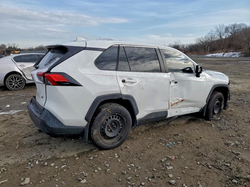 Photo 3 from auction – 2022 TOYOTA RAV4 LE with VIN 2T3H1RFV3NC183616