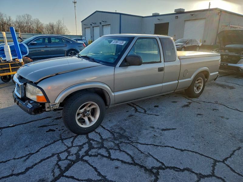GMC SONOMA 2002 with VIN 1GTCS19W328263818 - Photo from auction