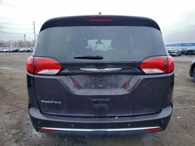 Photo 6 from auction – 2017 CHRYSLER PACIFICA T with VIN 2C4RC1BG5HR616423