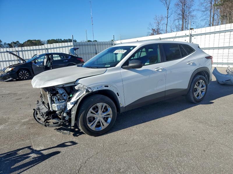 CHEVROLET TRAX LS 2024 with VIN KL77LFE20RC055799 - Photo from auction
