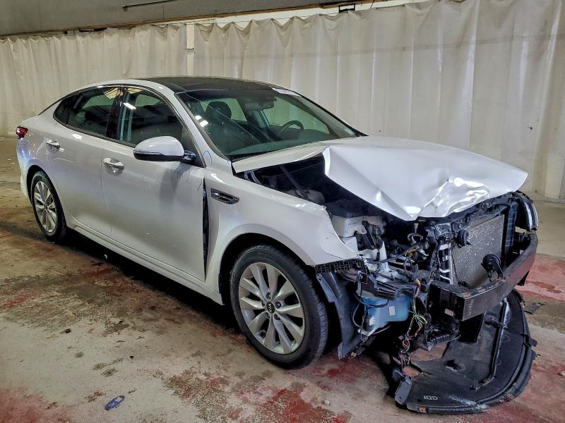 Photo 4 from auction – 2016 KIA OPTIMA EX with VIN 5XXGU4L37GG105188