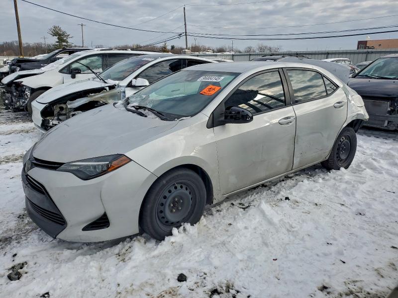 TOYOTA COROLLA L 2018 with VIN 5YFBURHE8JP837488 - Photo from auction