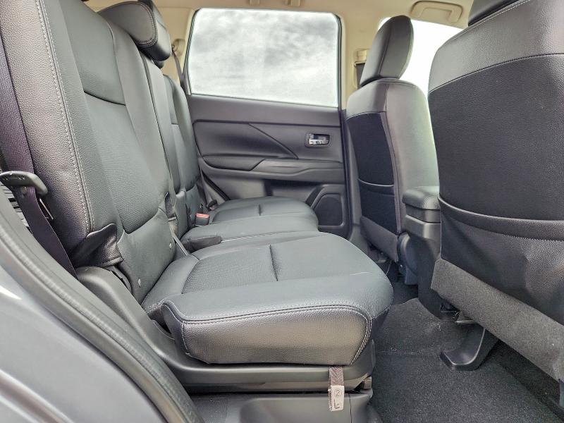 Photo 11 from auction – 2017 MITSUBISHI OUTLANDER with VIN JA4AD3A31HZ053679