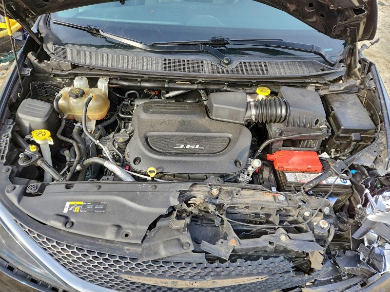 Photo 12 from auction – 2018 CHRYSLER PACIFICA L with VIN 2C4RC1CG4JR246926