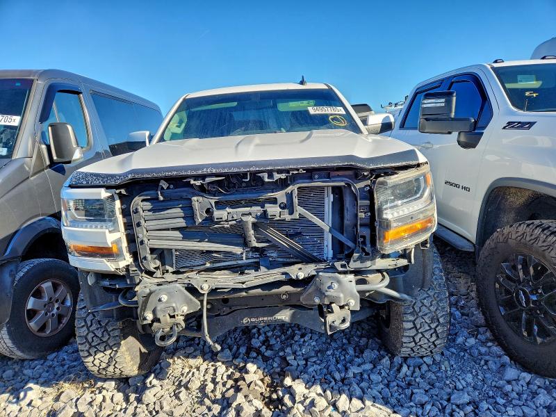 Photo 5 from auction – 2018 CHEVROLET SILVERADO with VIN 3GCUKREC9JG138314