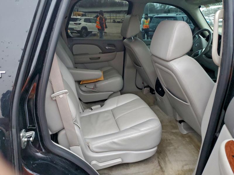 Photo 11 from auction – 2007 GMC YUKON with VIN 1GKFC13027J403988