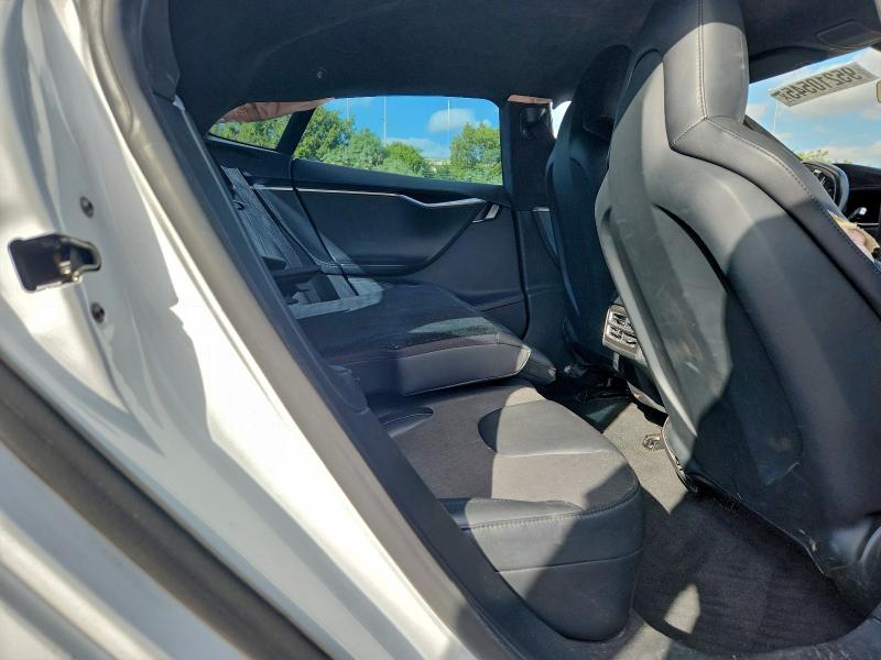 Photo 10 from auction – 2015 TESLA MODEL S 70 with VIN 5YJSA1S26FF098455