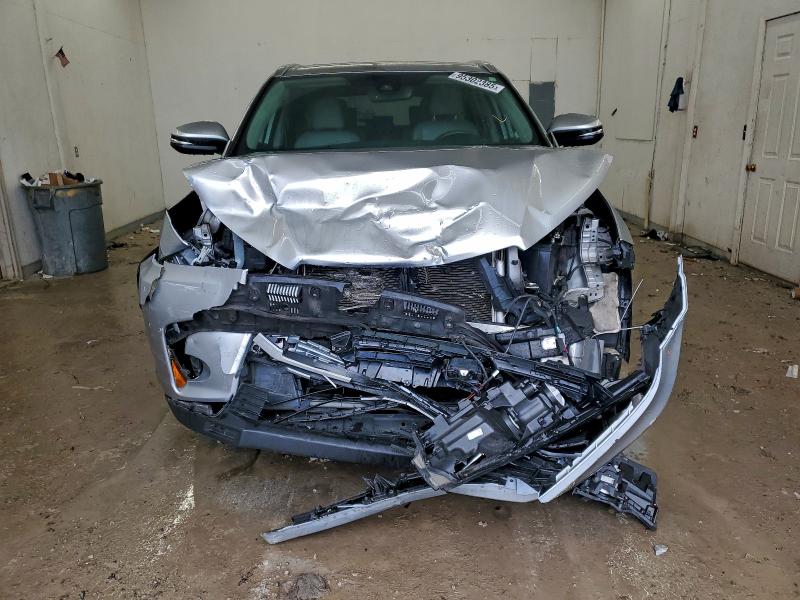Photo 5 from auction – 2018 TOYOTA HIGHLANDER with VIN 5TDJZRFH4JS809401