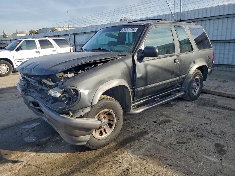FORD EXPLORER 1998 with VIN 1FMYU22E8WUB33145 - Photo from auction