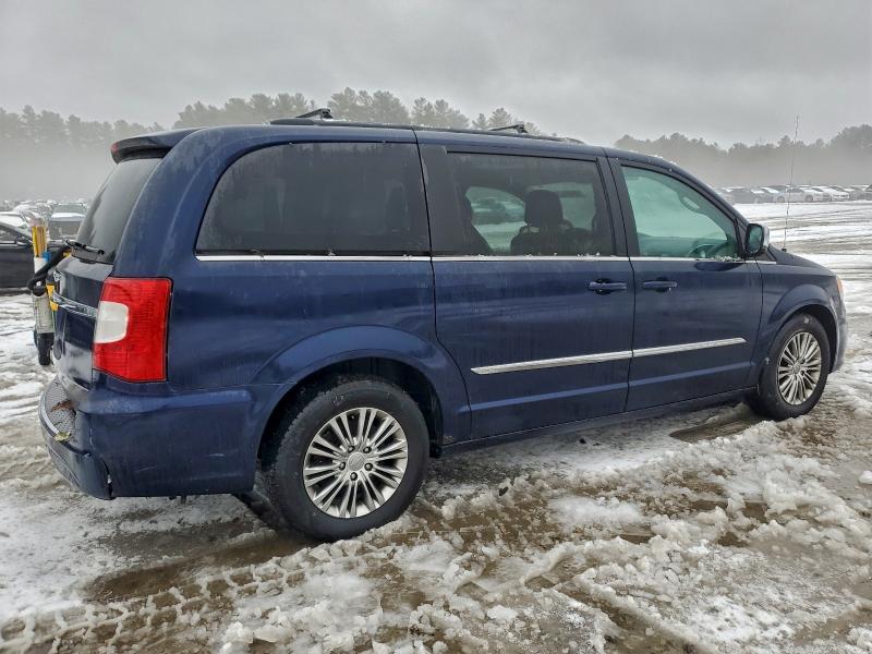 Photo 3 from auction – 2013 CHRYSLER TOWN & COU with VIN 2C4RC1CG2DR541527