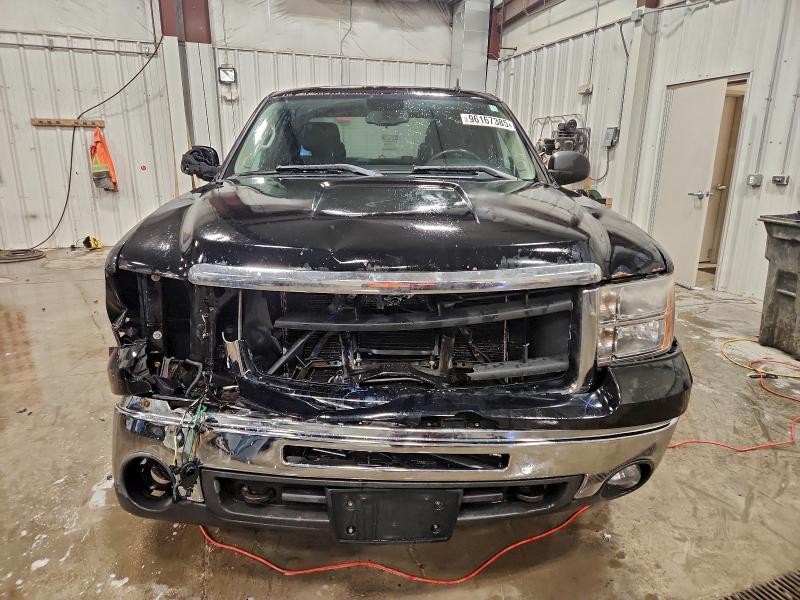 Photo 5 from auction – 2011 GMC SIERRA K15 with VIN 1GTR2VE39BZ284731