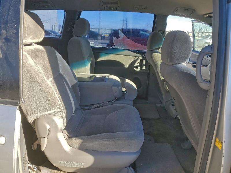 Photo 11 from auction – 2005 TOYOTA SIENNA CE with VIN 5TDZA23C55S333837