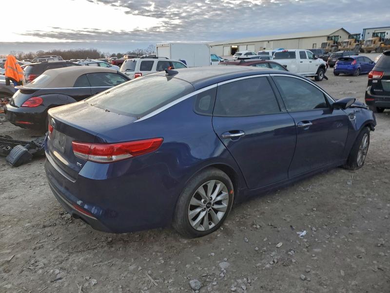 Photo 3 from auction – 2018 KIA OPTIMA EX with VIN 5XXGU4L31JG202877