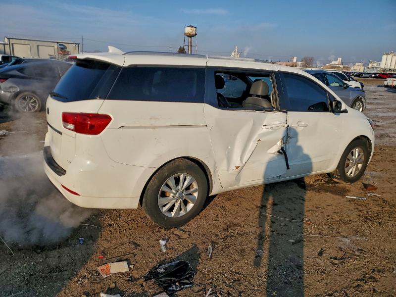 Photo 3 from auction – 2017 KIA SEDONA LX with VIN KNDMB5C18H6250155