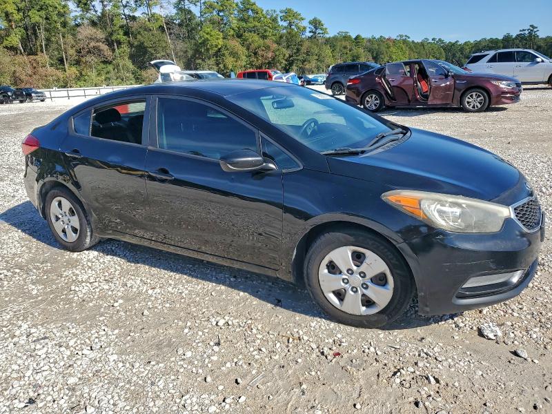 Photo 4 from auction – 2016 KIA FORTE LX with VIN KNAFK4A67G5607179