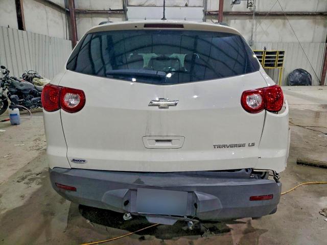 Photo 6 from auction – 2010 CHEVROLET TRAVERSE L with VIN 1GNLREED6AJ211640