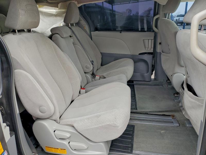 Photo 11 from auction – 2013 TOYOTA SIENNA LE with VIN 5TDKK3DC1DS405280