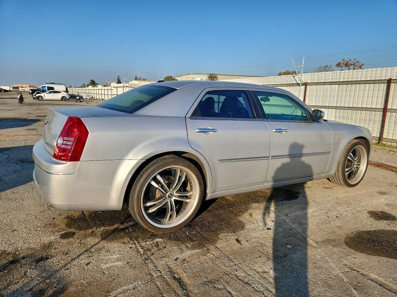 Photo 3 from auction – 2010 CHRYSLER 300 TOURIN with VIN 2C3CA5CV6AH206195