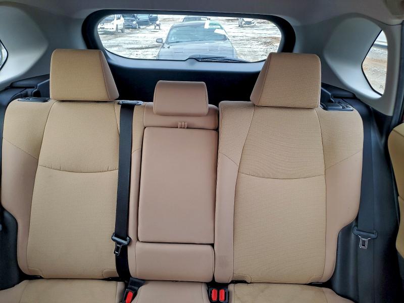 Photo 10 from auction – 2019 TOYOTA RAV4 LE with VIN 2T3H1RFV1KW016357