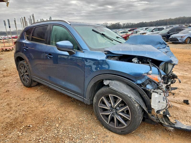 Photo 4 from auction – 2018 MAZDA CX-5 TOURI with VIN JM3KFACMXJ1327777