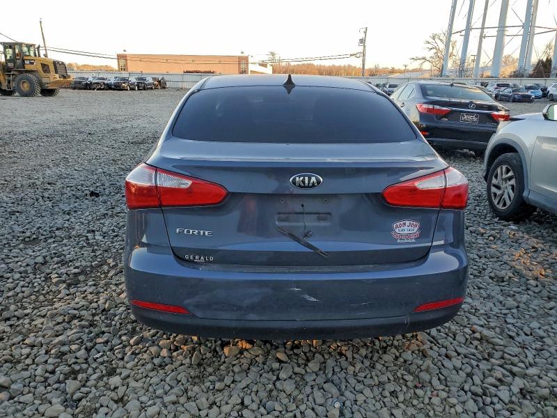 Photo 6 from auction – 2015 KIA FORTE LX with VIN KNAFX4A62F5357236