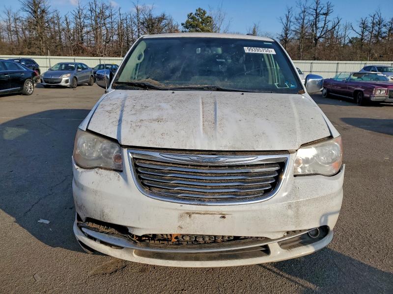 Photo 6 from auction – 2014 CHRYSLER TOWN AND C with VIN 2C4RC1CG3ER409944