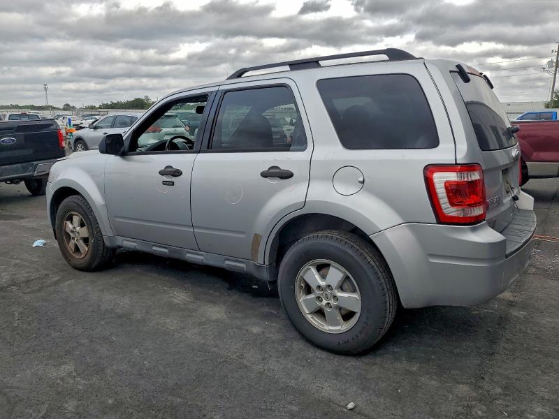 Photo 2 from auction – 2010 FORD ESCAPE XLT with VIN 1FMCU0D77AKD24444