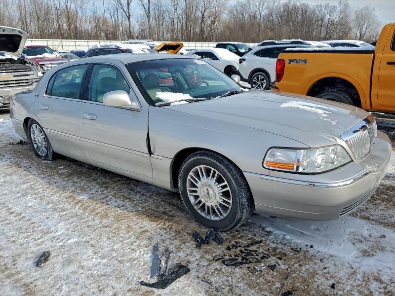Photo 4 from auction – 2008 LINCOLN TOWN CAR S with VIN 2LNHM82V28X657681