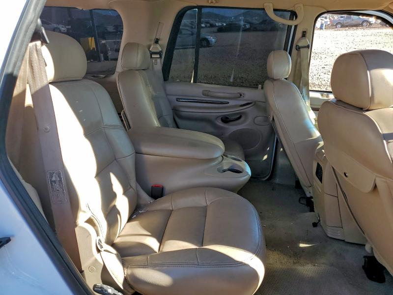 Photo 11 from auction – 2002 LINCOLN NAVIGATOR with VIN 5LMFU28R02LJ15799