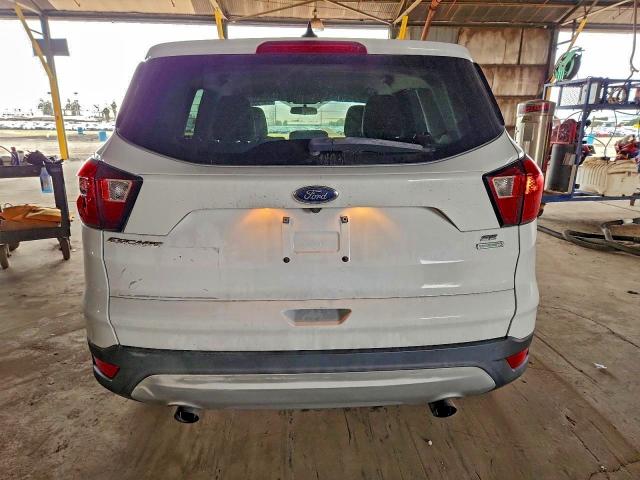Photo 6 from auction – 2019 FORD ESCAPE SE with VIN 1FMCU0GD0KUB64768