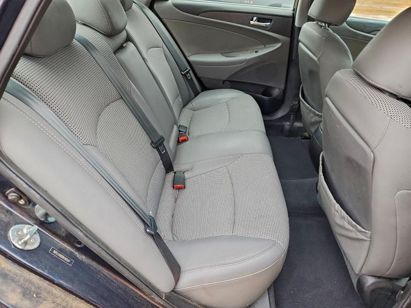 Photo 10 from auction – 2011 HYUNDAI SONATA SE with VIN 5NPEC4AB2BH192547