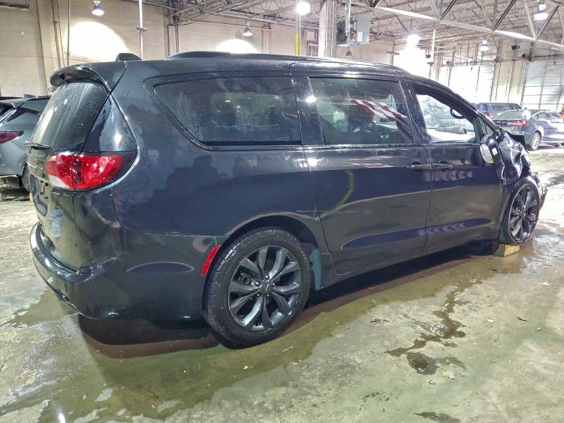 Photo 3 from auction – 2018 CHRYSLER PACIFICA T with VIN 2C4RC1FG5JR226888