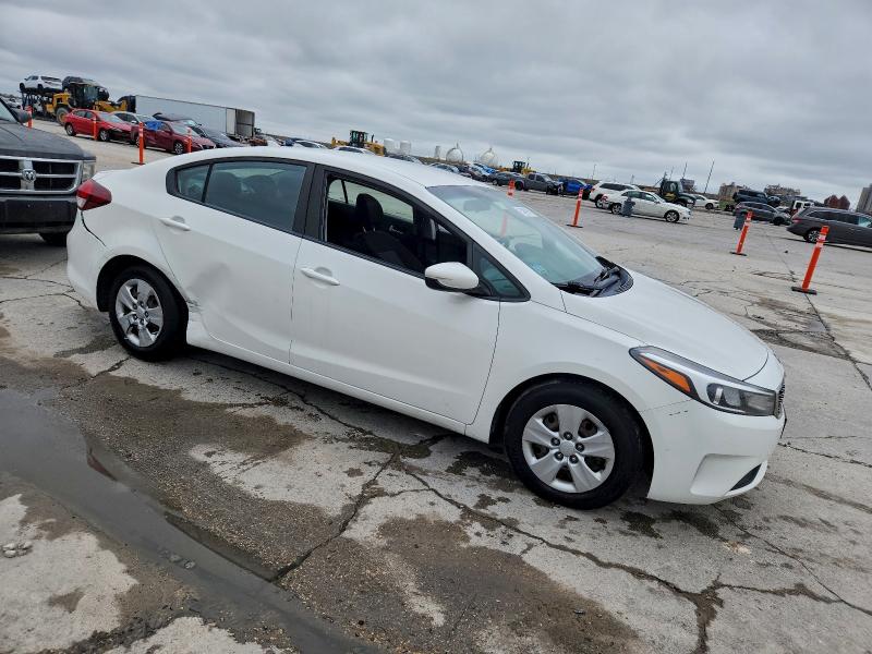 Photo 4 from auction – 2017 KIA FORTE LX with VIN 3KPFK4A72HE148368