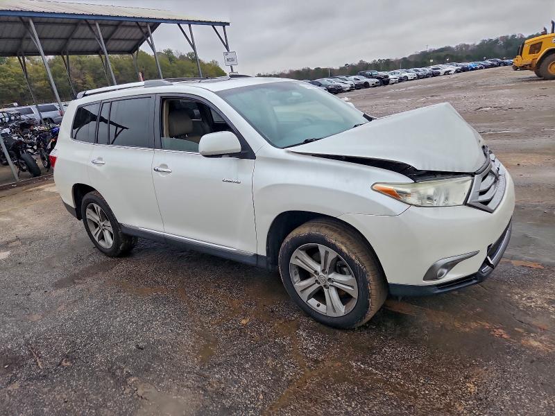 Photo 4 from auction – 2013 TOYOTA HIGHLANDER with VIN 5TDYK3EH1DS099704