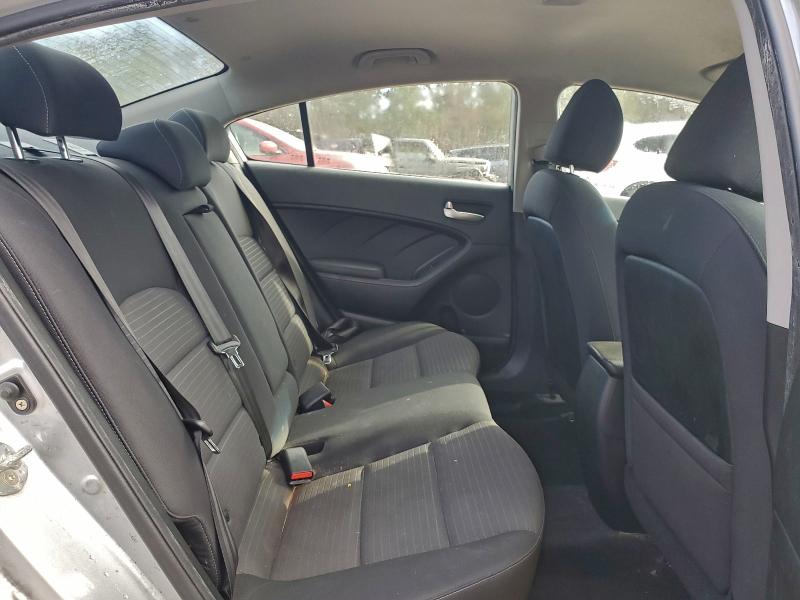 Photo 10 from auction – 2018 KIA FORTE LX with VIN 3KPFL4A72JE250188