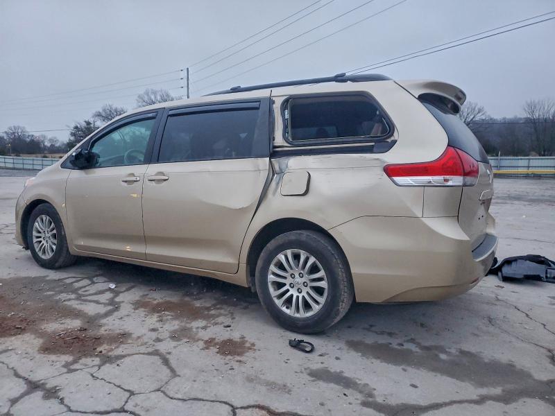 Photo 2 from auction – 2011 TOYOTA SIENNA with VIN 5TDYK3DC4BS067414
