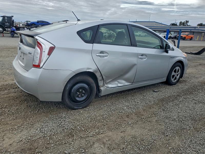 Photo 3 from auction – 2012 TOYOTA PRIUS with VIN JTDKN3DU1C5490531
